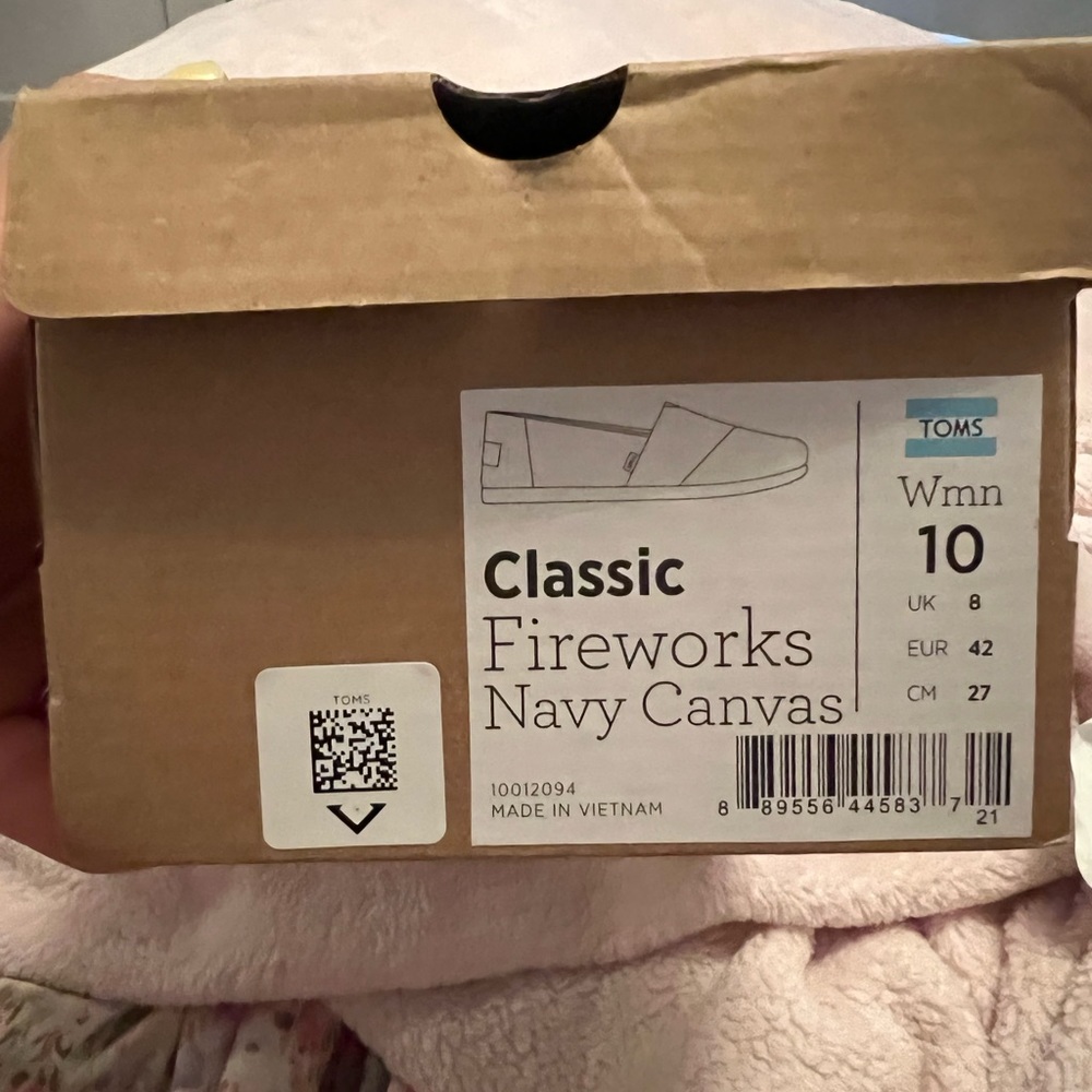 Toms - Picture 7 of 7